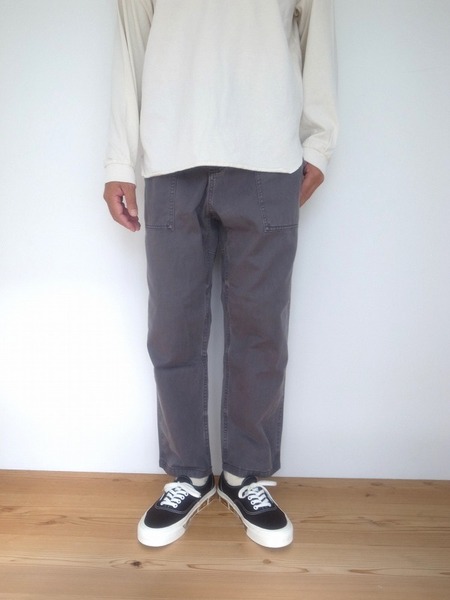 GRAMICCI LOOSE TAPERED PANTS PIGMENT FOG