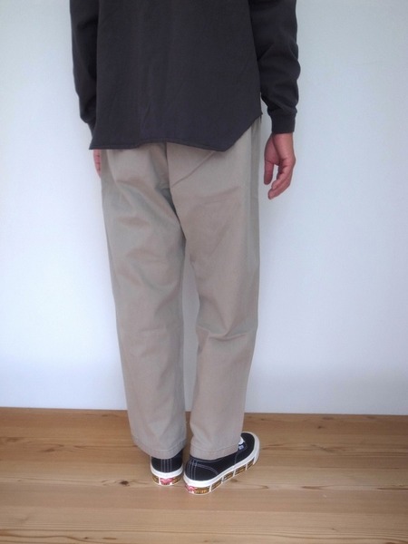 GRAMICCI LOOSE TAPERED PANTS PIGMENT OAT